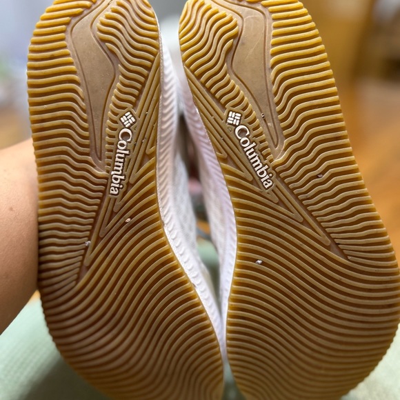 Columbia Women's Cream Athletic Shoes - Picture 8 of 9
